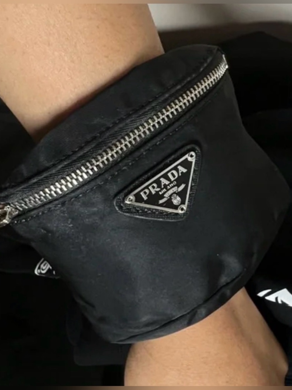 🖤 Nylon Wrist Pouch 🪙